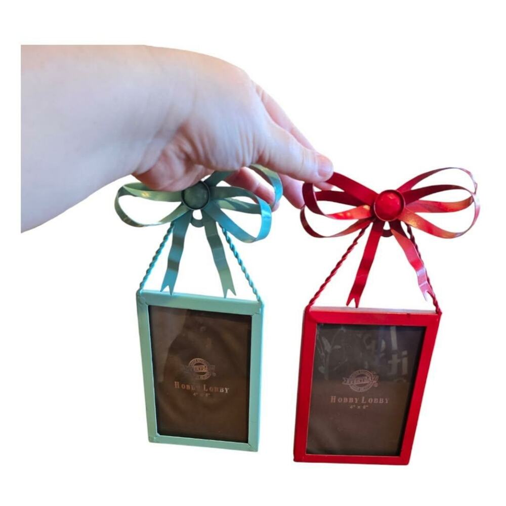 Hobby Lobby Red and Blue metal Hanging Photo Frames 4x6 inches - Picture 6 of 6